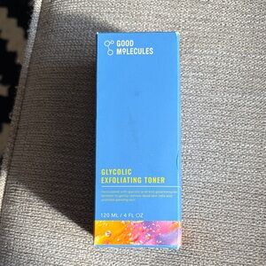 Good Molecules Glycolic Exfoliating Toner - Blue and Multicolor